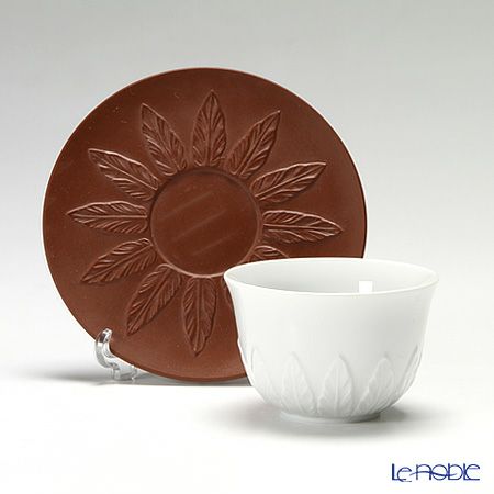 マイセン（Meissen） 歴代レリーフ 55955／85664 白磁カップ＆ベットガーセッ器ソーサー 1985年発表 葉環模様