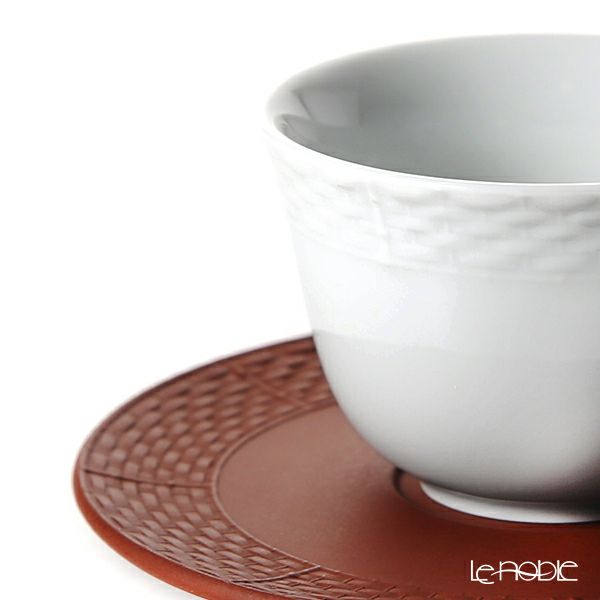 マイセン（Meissen） 歴代レリーフ 55956／85666 白磁カップ＆ベットガーセッ器ソーサー 1986年発表 網目模様