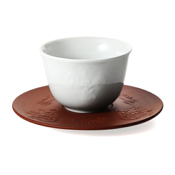 マイセン（Meissen） 歴代レリーフ 55957／85668 白磁カップ＆ベットガーセッ器ソーサー 1987年発表 ロカイユ模様