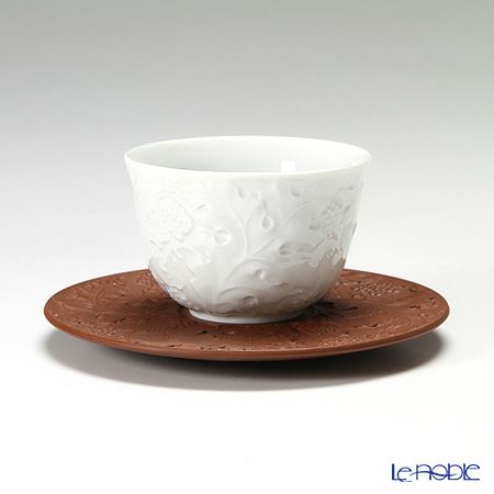 マイセン（Meissen） 歴代レリーフ 55959／85672 白磁カップ＆ベットガーセッ器ソーサー 1989年発表 葡萄模様