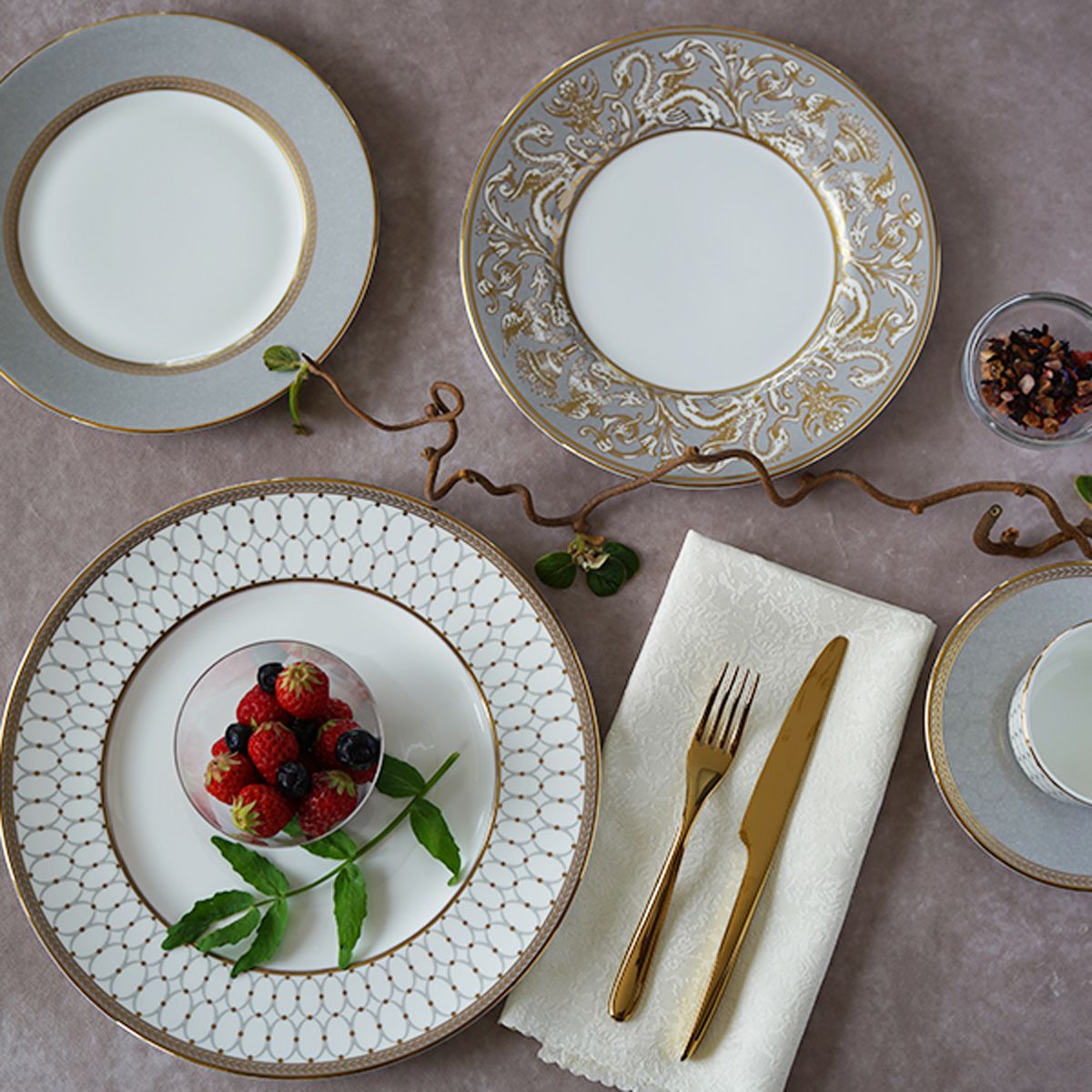 ウェッジウッド（Wedgwood） ルネッサンス グレイ（グレー） プレート アクセント 23cm