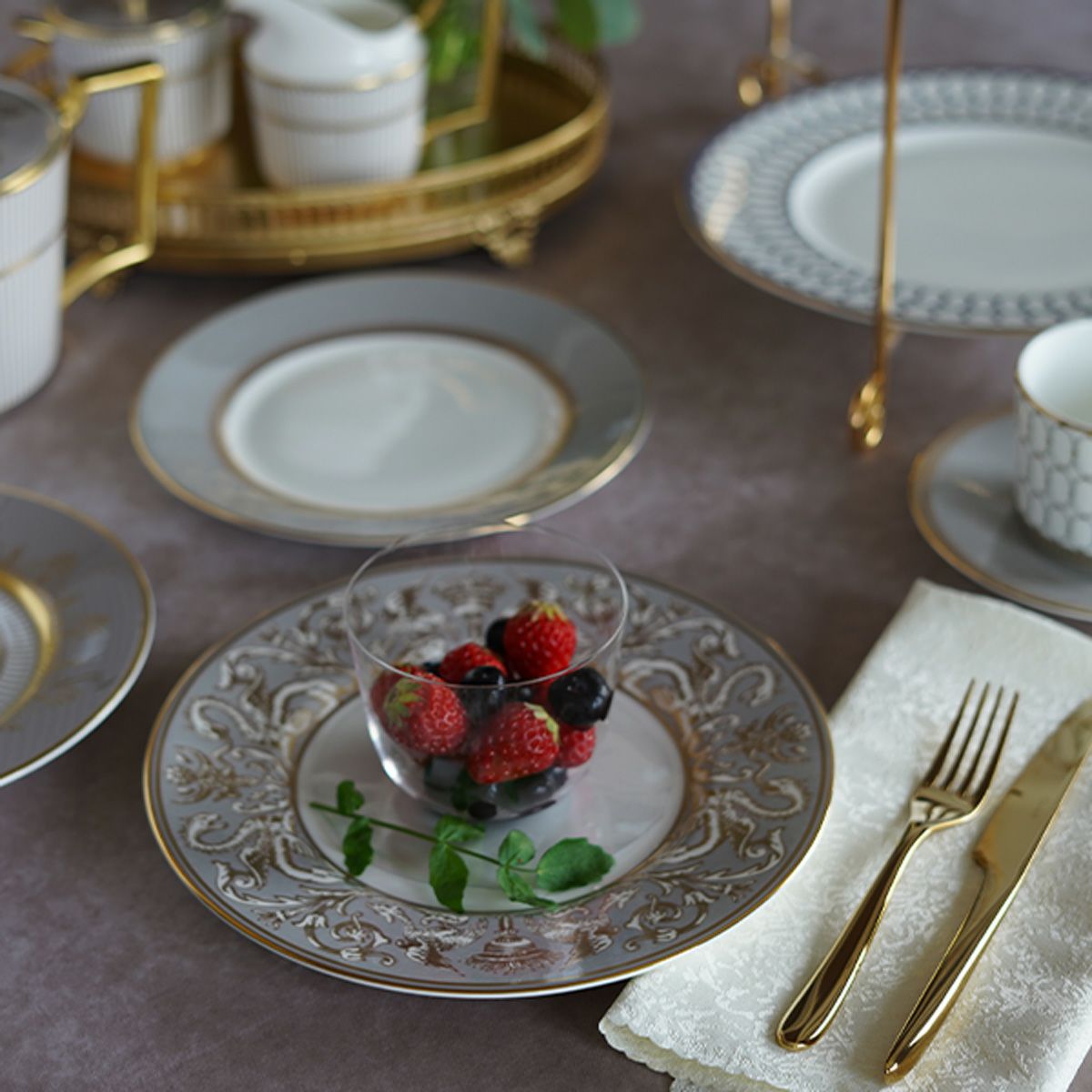 ウェッジウッド（Wedgwood） ルネッサンス グレイ（グレー） プレート アクセント 23cm