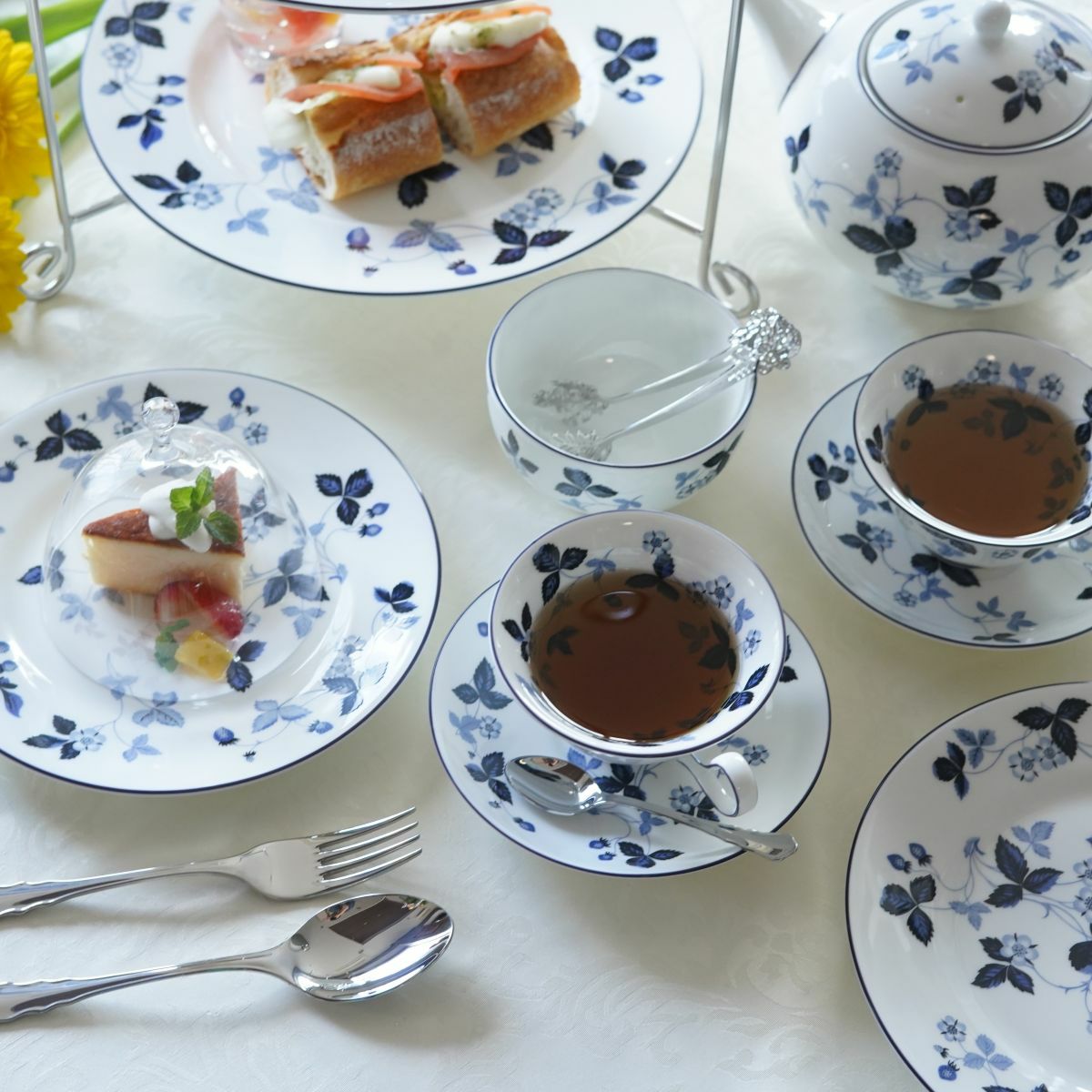 ウェッジウッド（Wedgwood） ストロベリーインクブルー ラウンドボウル 11cm