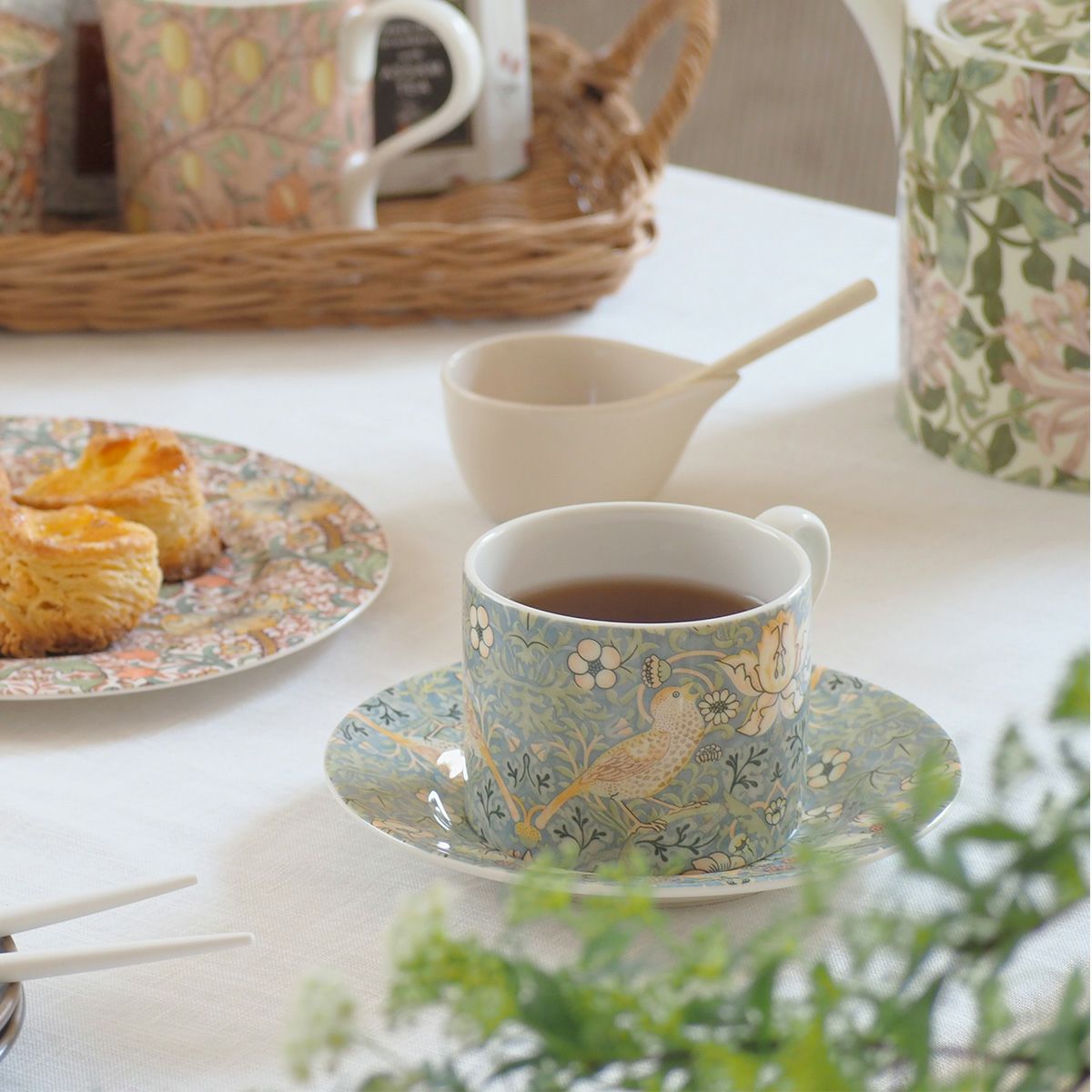 スポード ウィリアムモリス パステル いちご泥棒 ティーカップ＆ソーサー 280ml