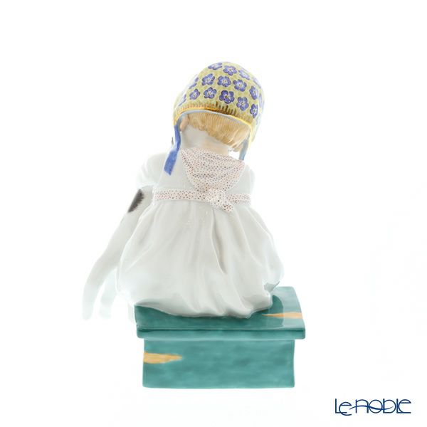 マイセン（Meissen） ヘンチェルの子供シリーズ 900100／73367 ネコを抱く女の子