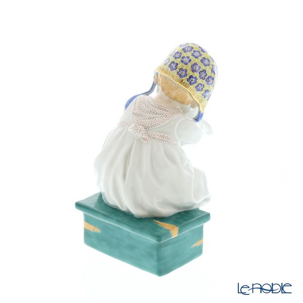 マイセン（Meissen） ヘンチェルの子供シリーズ 900100／73367 ネコを抱く女の子