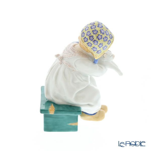 マイセン（Meissen） ヘンチェルの子供シリーズ 900100／73367 ネコを抱く女の子