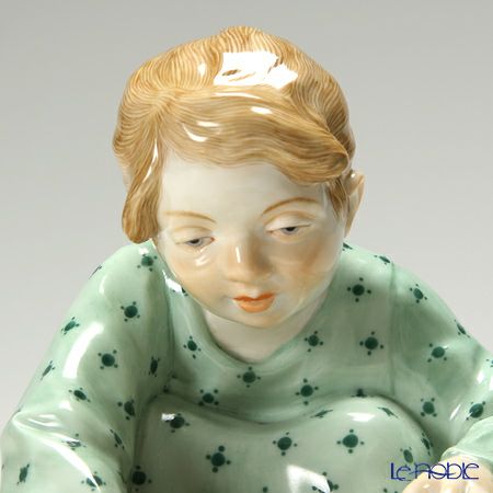 マイセン（Meissen） ヘンチェルの子供シリーズ 900100／73372 砂遊びをする子供