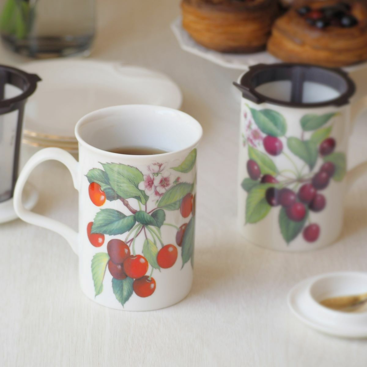 ロイカーカム チェリー パープル こし器付ビーカー 320ml