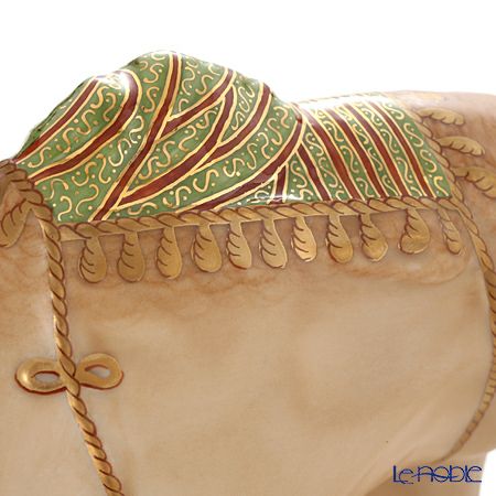 AMIRA 陶磁器製フィギュリン ラクダ 砂漠の舟 【ル・ノーブルオリジナル企画作品】