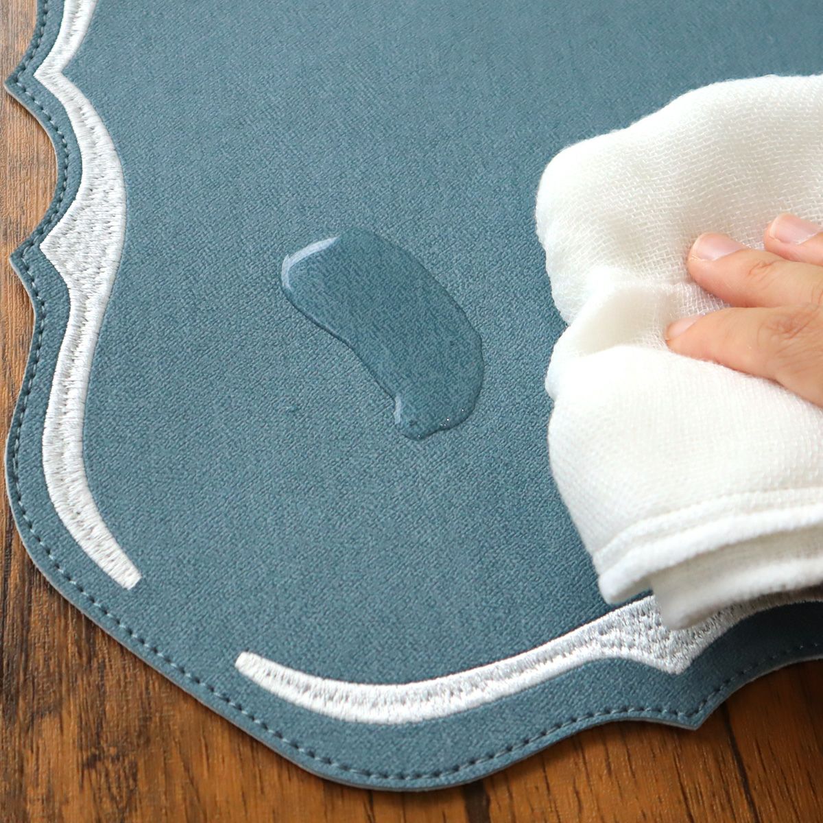 トルコ雑貨 アルテペレ チェーン プレースマット／ランチョンマット オーバル デニム調 ネイビー／ホワイト 32×45cm PVC加工合皮製 撥水加工