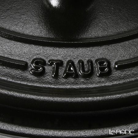 ストウブ（staub） ピコ・ココット オーバル 23cm／2.35L ブラック