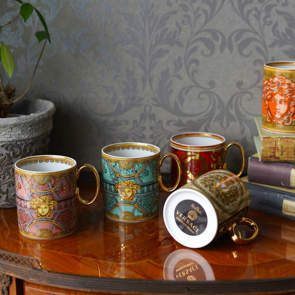 ローゼンタール ヴェルサーチェ／ヴェルサーチ VERSACE メドゥーサ ガーランド マグカップ レッド 300ml