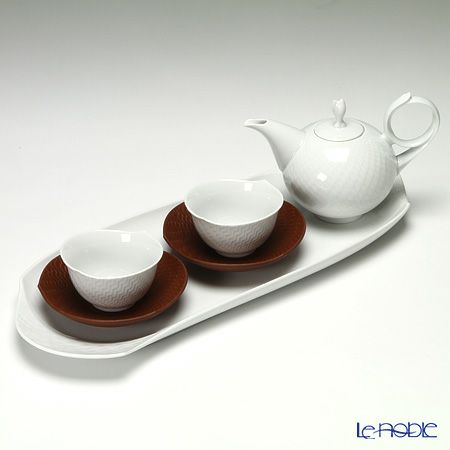 マイセン（Meissen） 波の戯れホワイト 000001／c2925 2人用 日本茶セット（ベットガーセッ器ソーサー 2客＆トレイ付 7ピース）