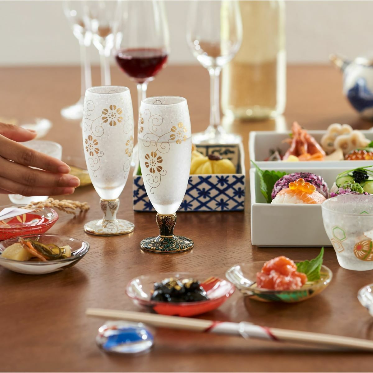 石塚硝子 プレミアムニッポンテイスト みぞれ九谷 青粒鉄仙 ショートステムグラス 125ml 木箱入 9416