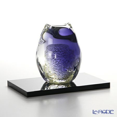 津軽びいどろ 親ふくろう F-62123 スミレ金 木製台座付 10.5cm