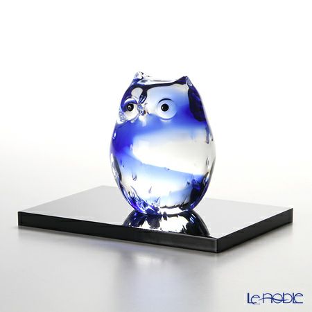 津軽びいどろ 子ふくろう F-62125 ブルー 木製台座付 9.5cm