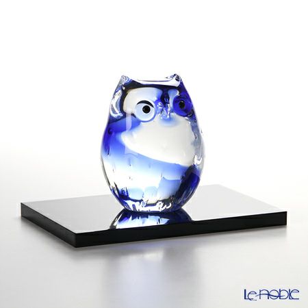 津軽びいどろ 子ふくろう F-62125 ブルー 木製台座付 9.5cm