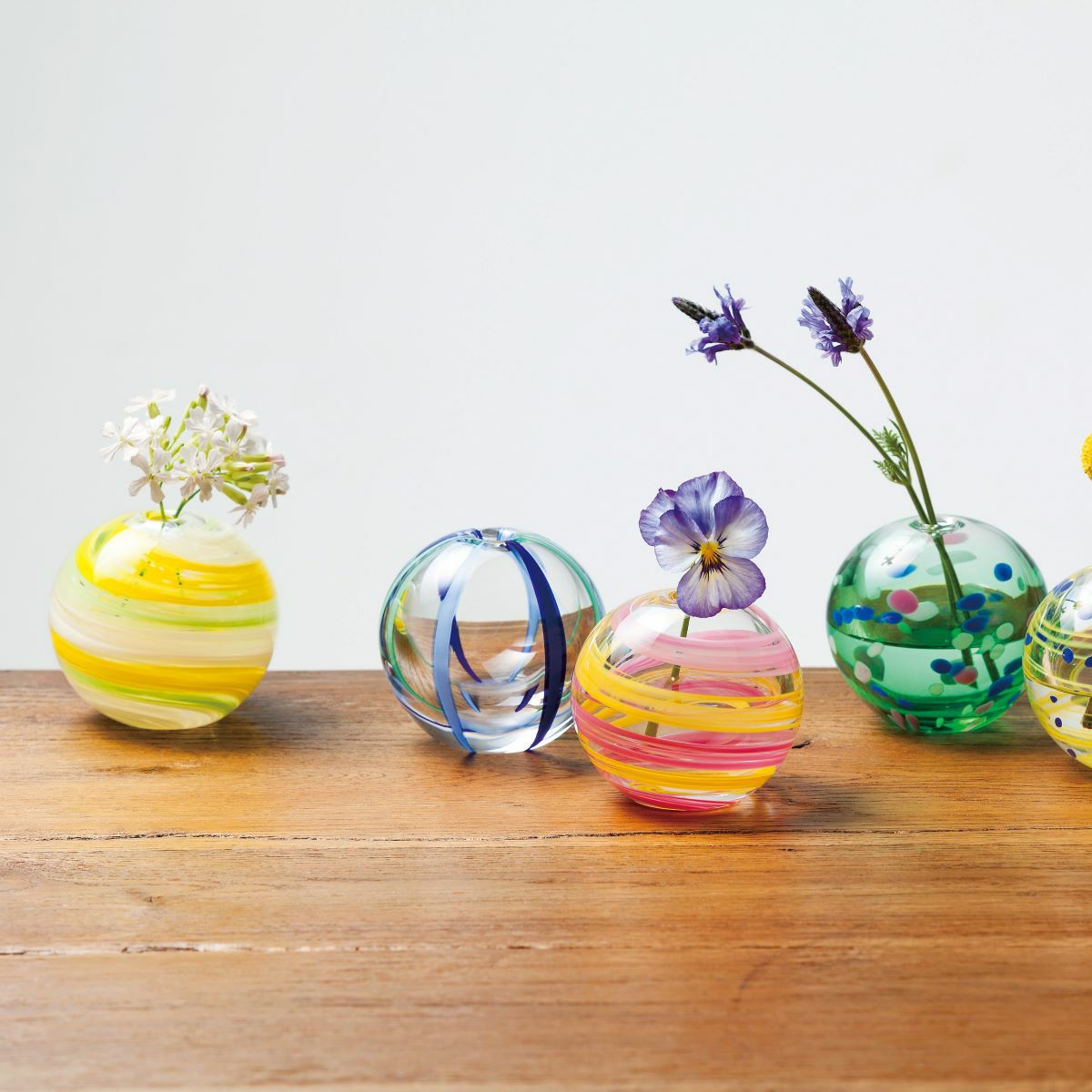 津軽びいどろ 一輪挿し／花瓶 彩手毬（いろてまり）若草 F-71269