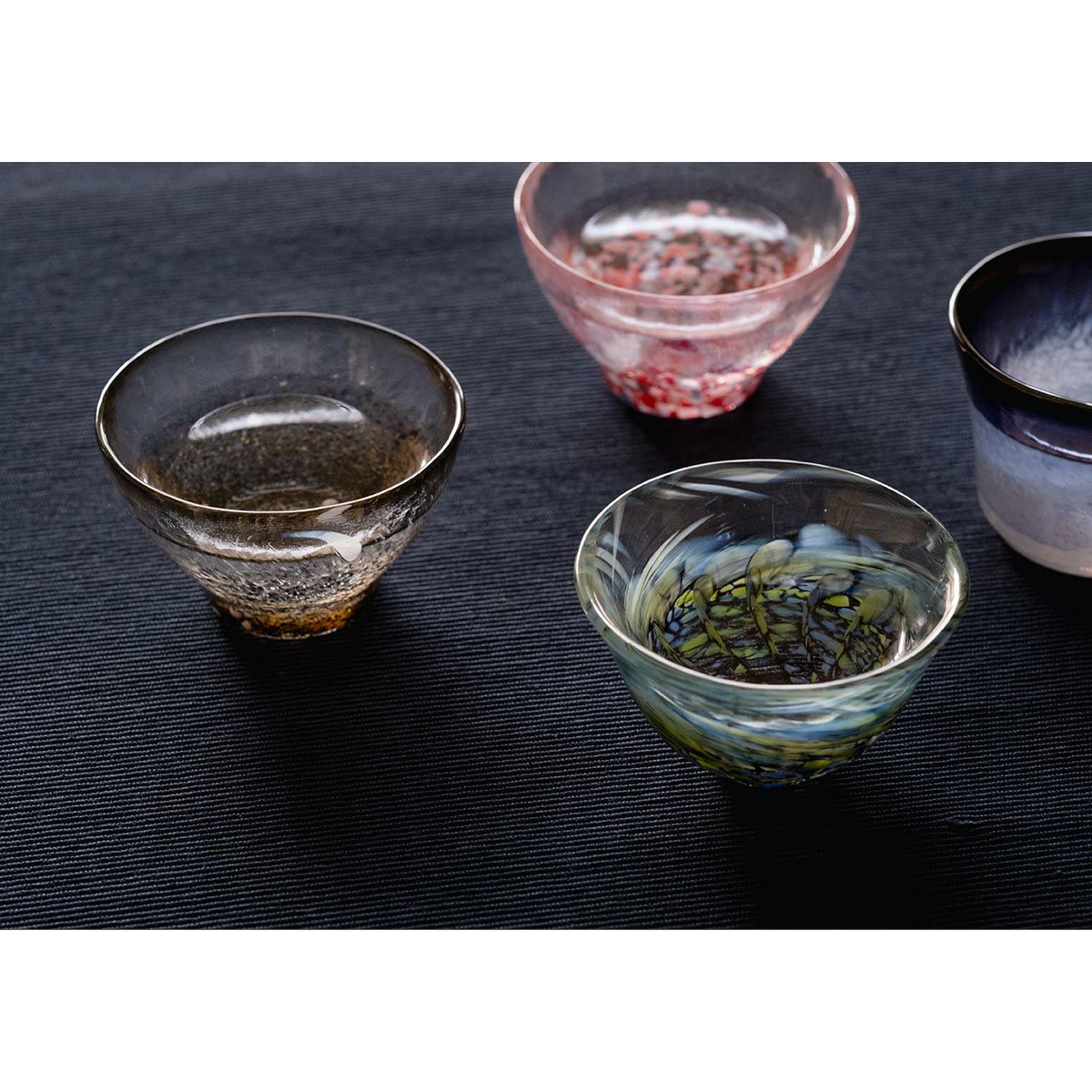 津軽びいどろ あおもりの肴 盃（酒器）セット FS-71593 4点揃え（真鯛・鮪・鯖・鮃）