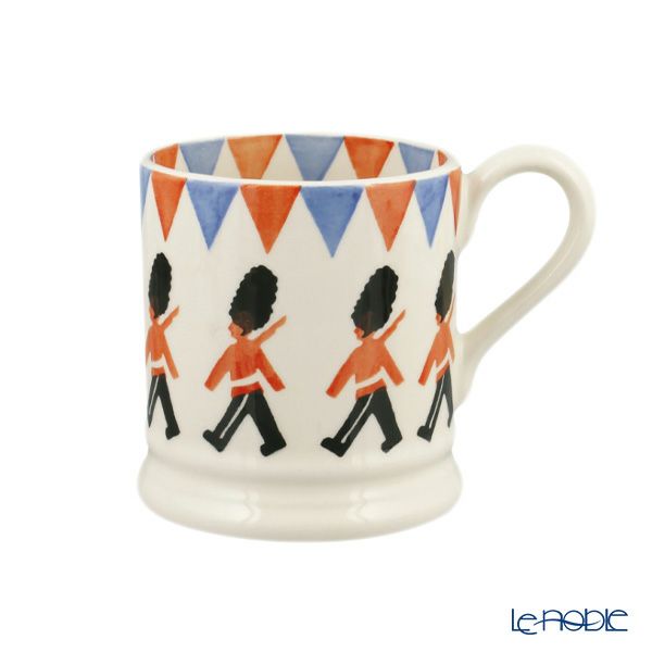 エマ・ブリッジウォーター TROOPING THE COLOUR マグカップ 340ml 24AW
