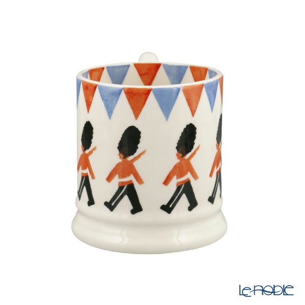 エマ・ブリッジウォーター TROOPING THE COLOUR マグカップ 340ml 24AW