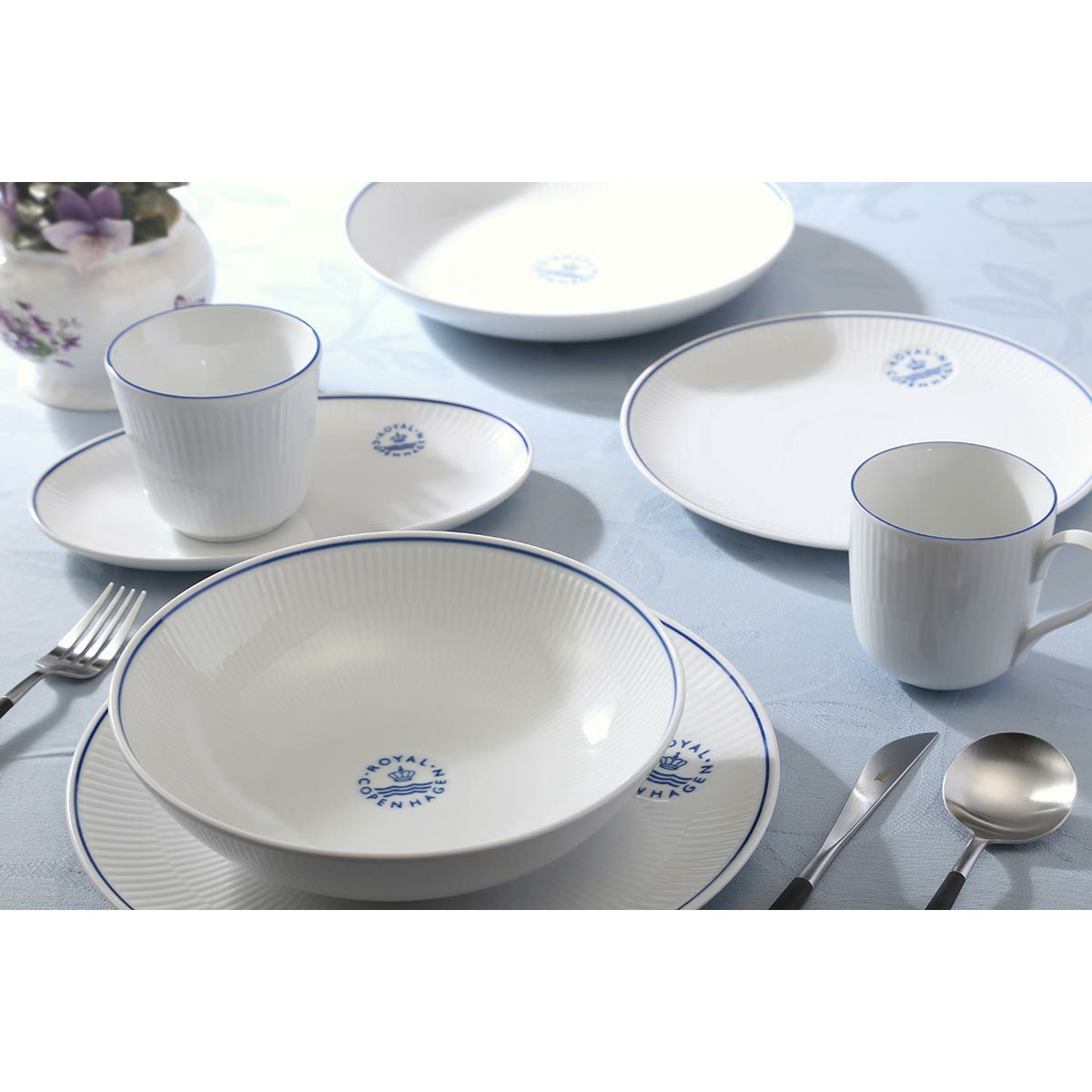 ロイヤルコペンハーゲン（Royal Copenhagen）ブルーライン クーププレート 27cm 1658735／1058882