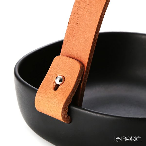 マリメッコ（marimekko） Pikku Koppa／Oiva オイヴァ セラミックバスケット ブラック 12×13cm 070557-900／20AW レザーハンドル付