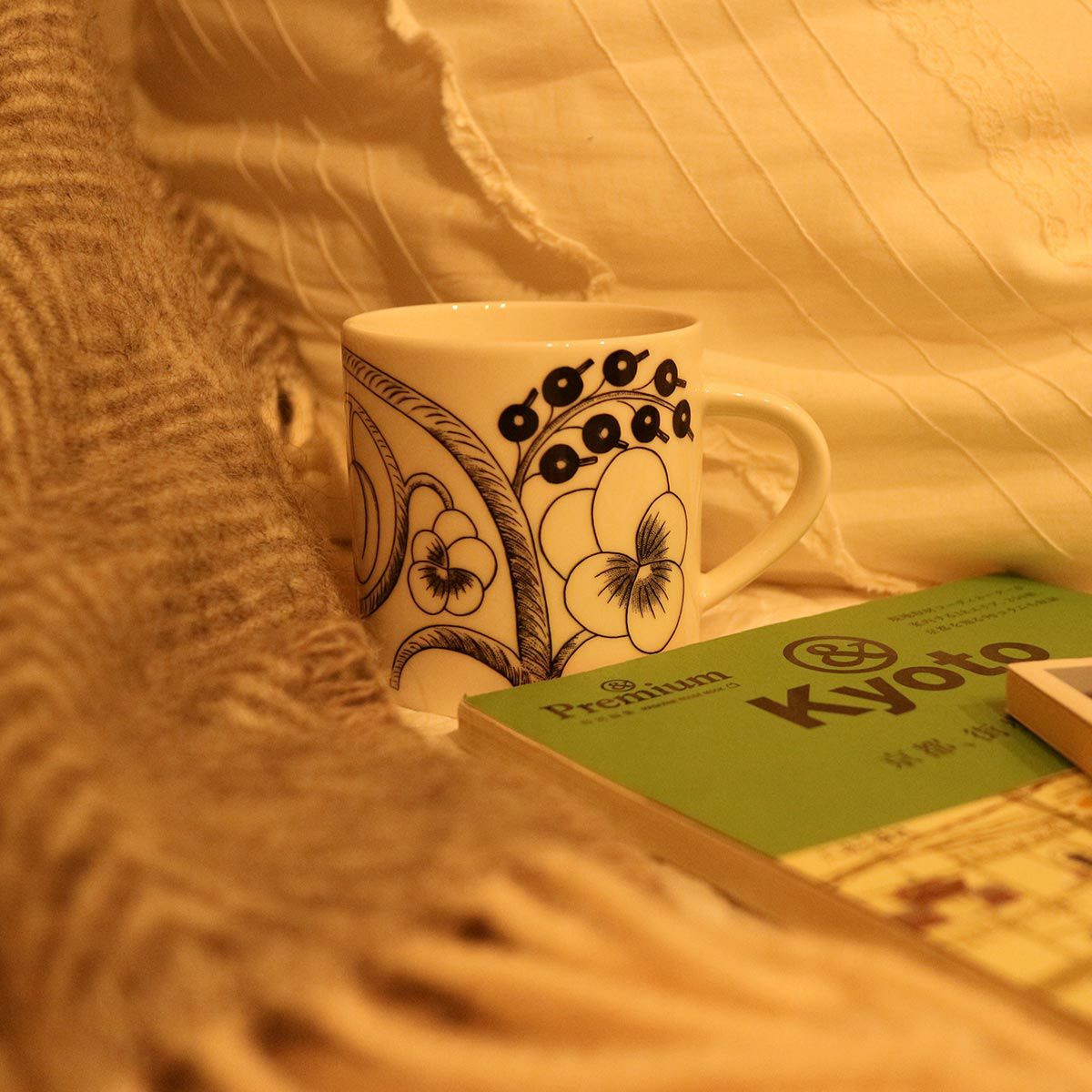 アラビア（ARABIA） パラティッシ ブラック マグ 240ml