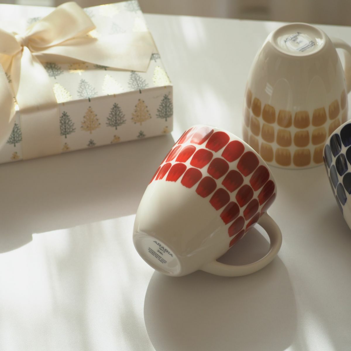 アラビア（ARABIA） 24h トゥオキオ TUOKIO レッド マグカップ 340ml 1055225