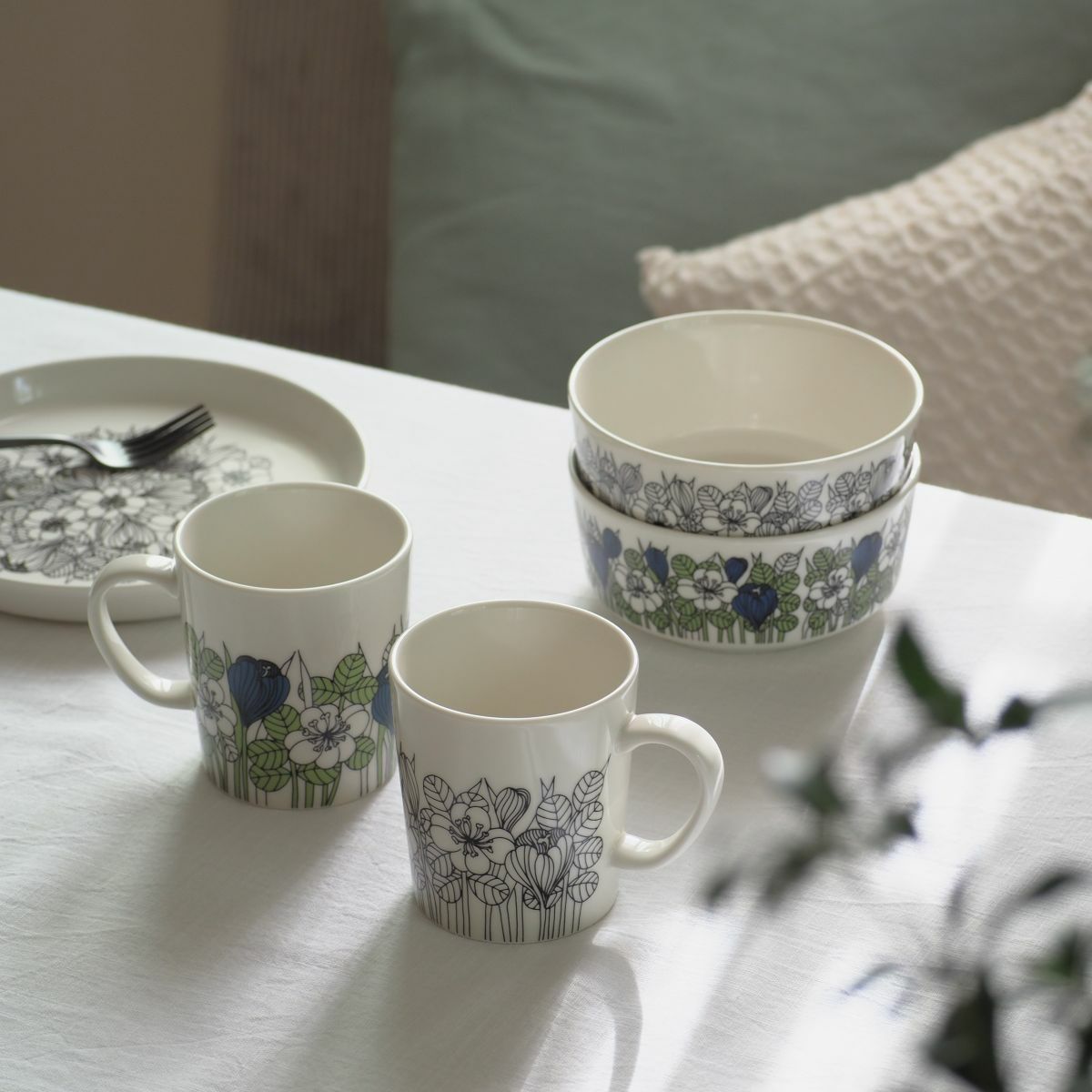 アラビア（ARABIA）クロッカス マグカップ 300ml ブラック 1062354