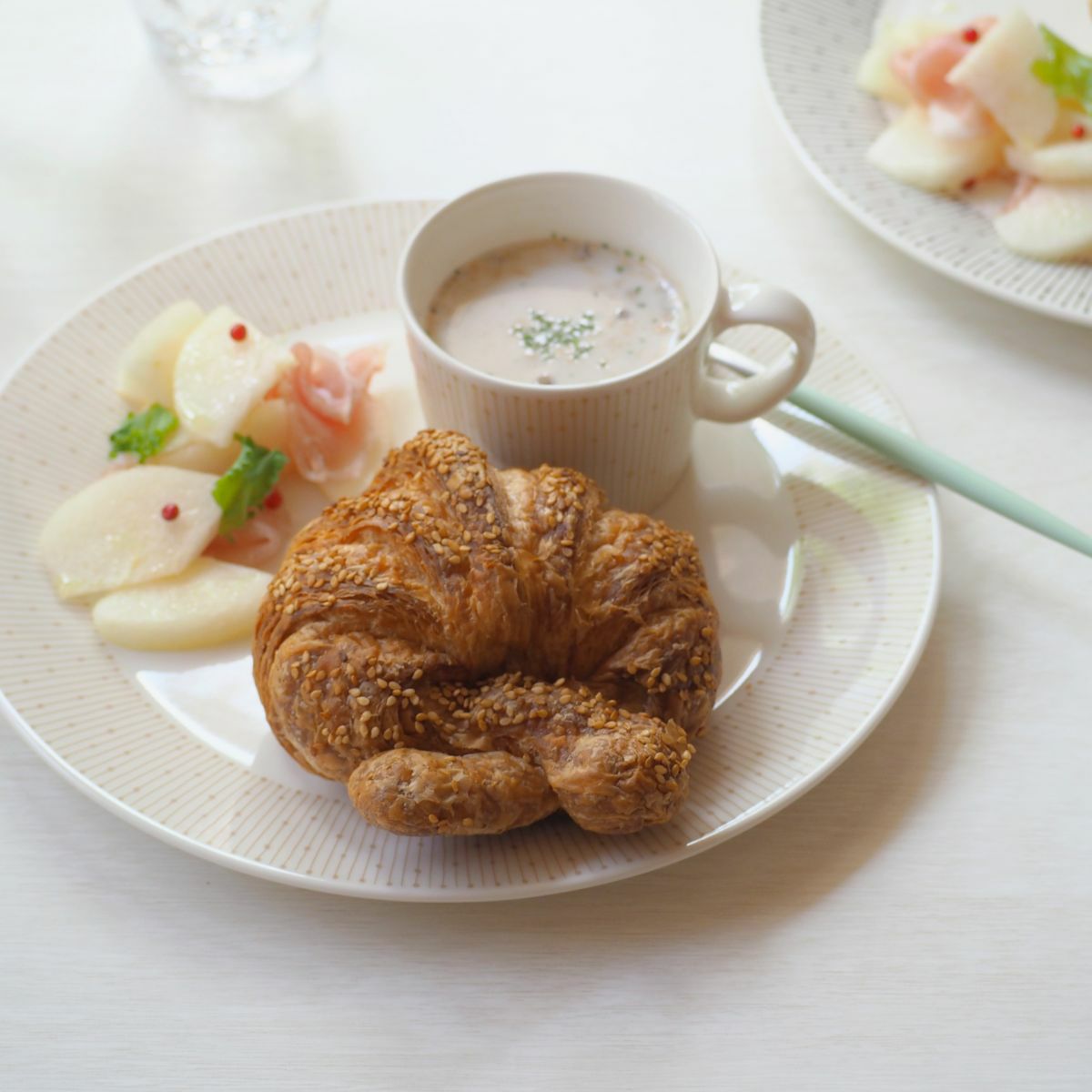 アラビア（ARABIA） マイニオ サラストゥス Mainio Sarastus ベージュ プレート 25cm 1069228