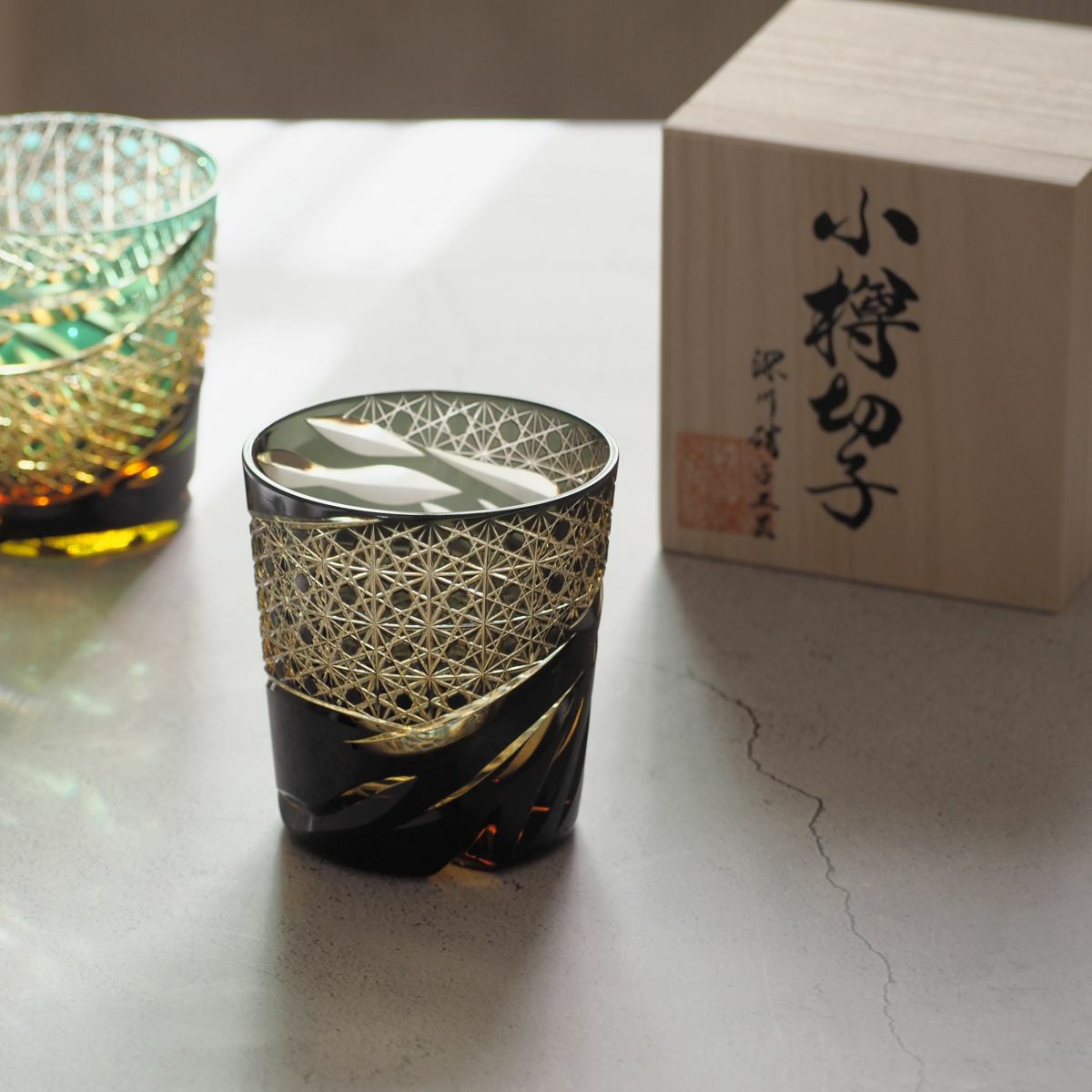 深川硝子工芸 小樽切子 雅 ロックグラス 黒琥珀