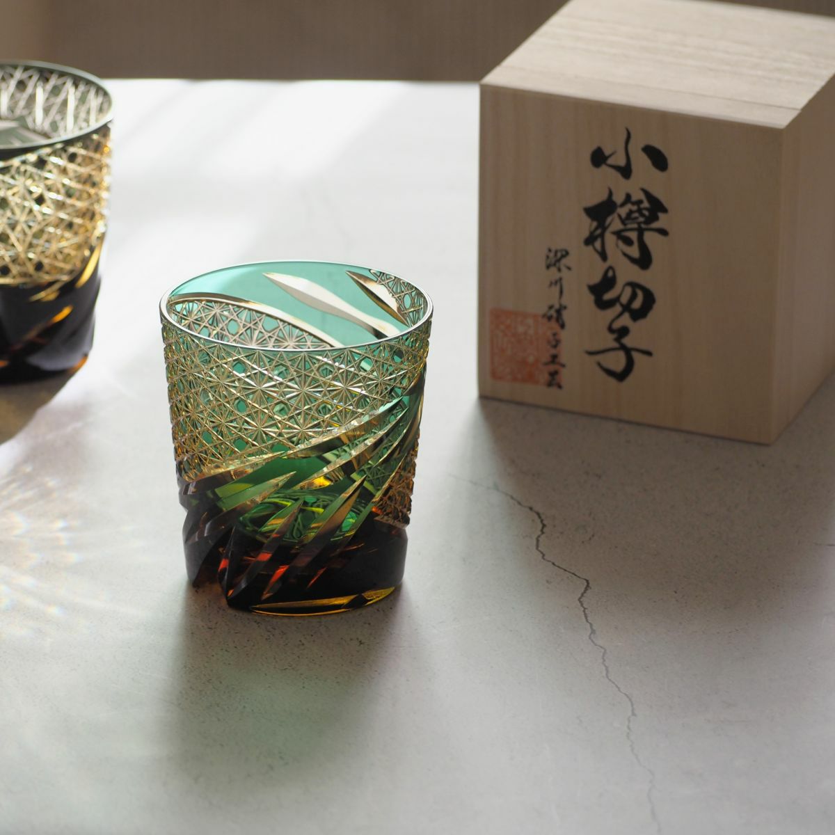 深川硝子工芸 小樽切子 雅 ロックグラス 緑琥珀