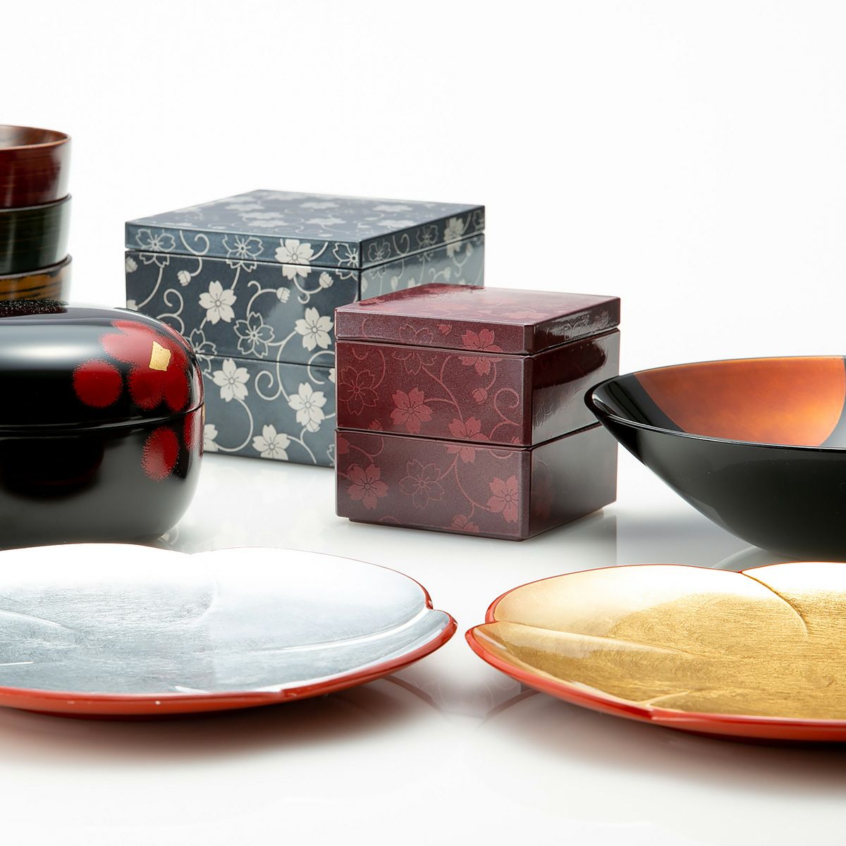 井助 漆器 中皿 福梅 18cm 金箔・銀箔 ペア 木紛加工品／ウレタン塗り NC-430／556