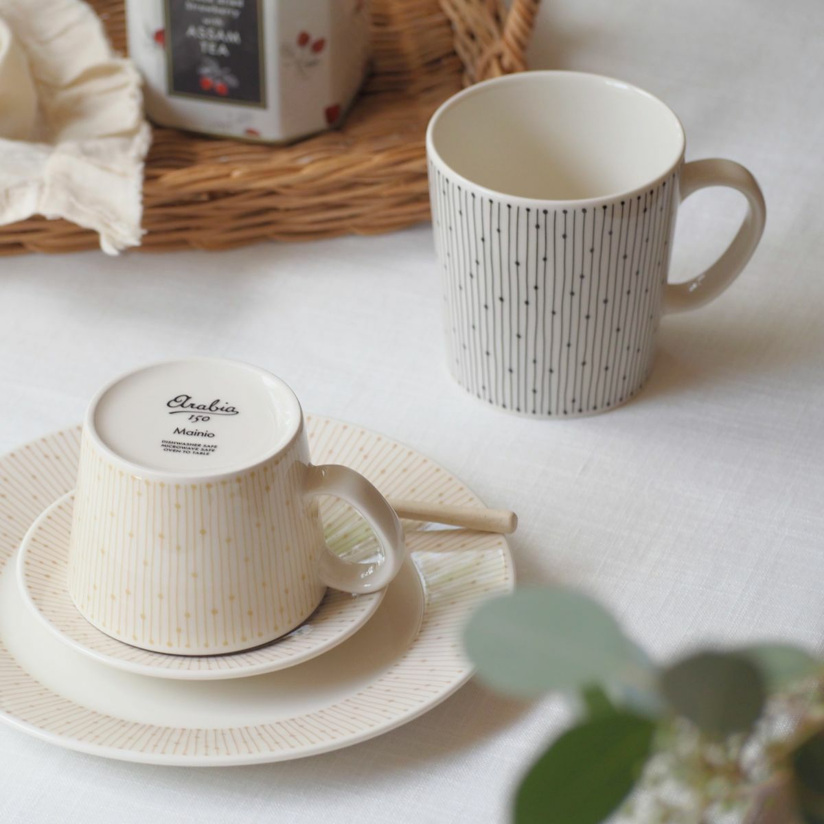 アラビア（ARABIA） マイニオ サラストゥス Mainio Sarastus ブラック＆ベージュ マグカップ 300ml ペア
