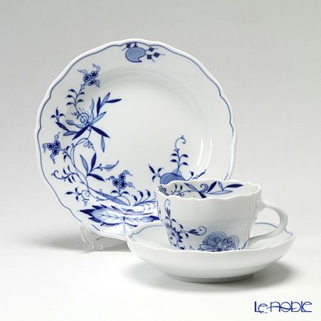 マイセン（Meissen） ブルーオニオン スタイル トリオセット（コーヒーカップ＆ソーサー、プレート 18cm）