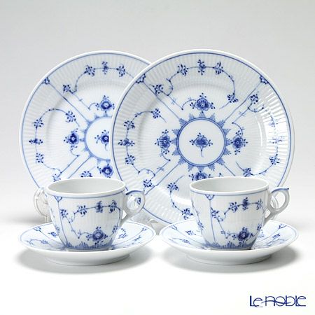 ロイヤルコペンハーゲン（Royal Copenhagen） ブルー フルーテッド プレイン トリオセット（コーヒー） ペア
