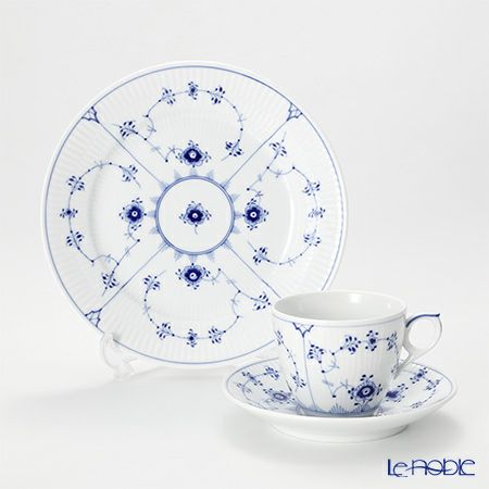 ロイヤルコペンハーゲン（Royal Copenhagen） ブルー フルーテッド プレイン トリオセット（コーヒー）