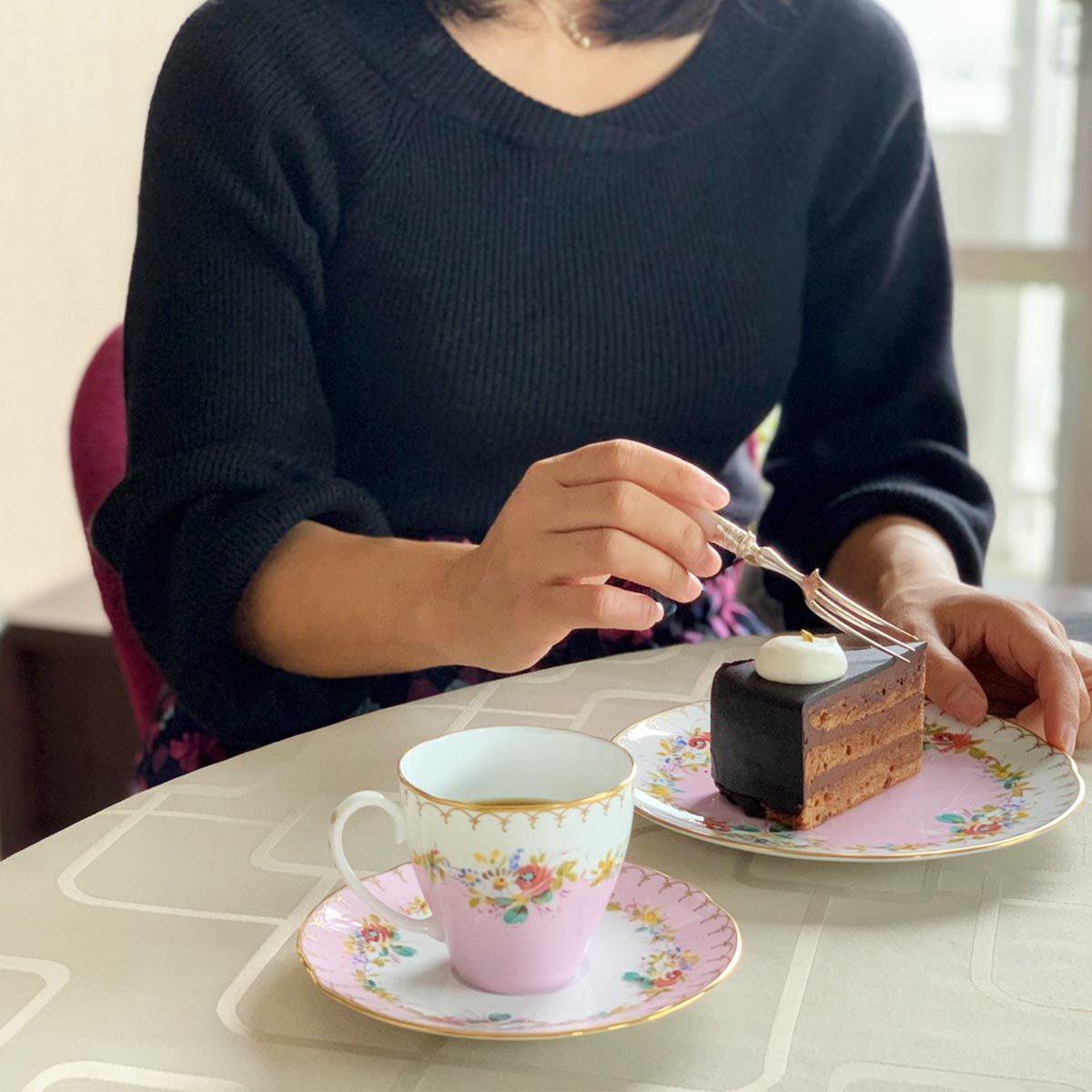 ニナス オリジナル マリーアントワネット 1775 プレート 18cm ピンクふち＆ホワイトふち ペア