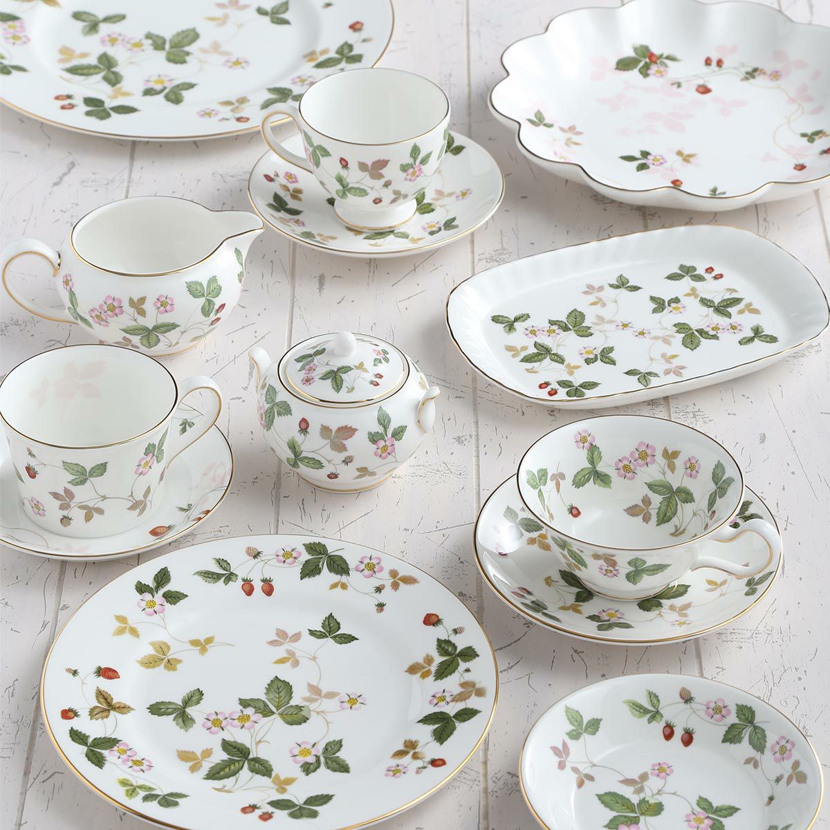 ウェッジウッド（Wedgwood） ワイルドストロベリー ティーカップ＆ソーサー（ピオニー）200ml ペア 【ブランドボックス付】