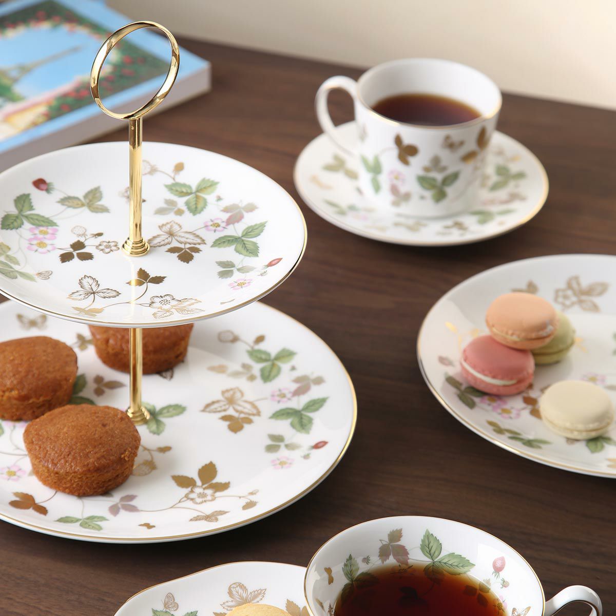 ウェッジウッド（Wedgwood） ワイルドストロベリー 23ピースセット（ピオニー・プレート 20cm）