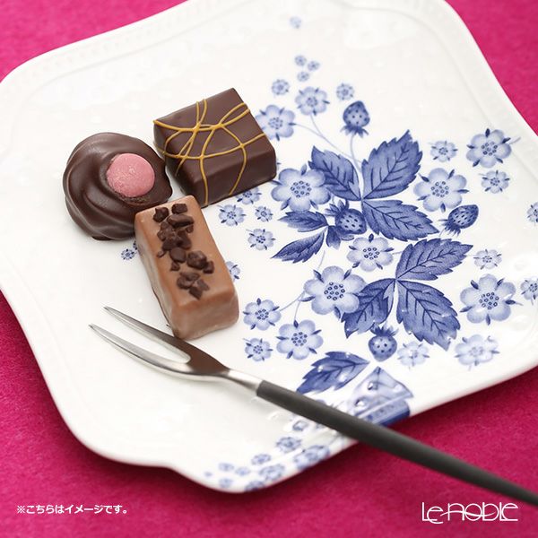 ウェッジウッド（Wedgwood） ストロベリーブルームインディゴ 2人用 ジャパニーズティーセット（ソーサー無し）