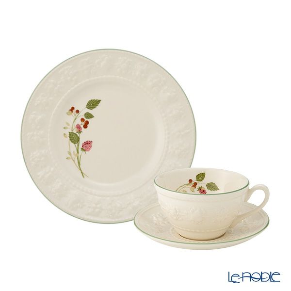 ウェッジウッド（Wedgwood） フェスティビティ ラズベリー トリオセット