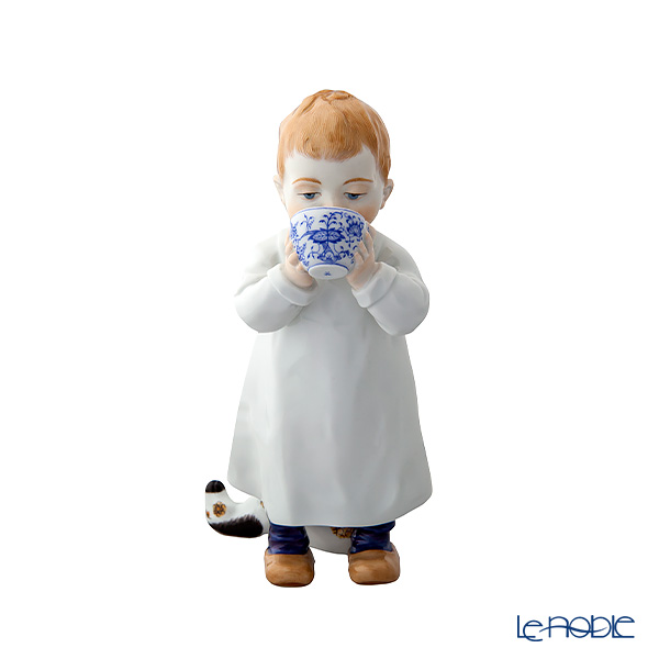 【メーカー取り寄せ商品】マイセン（Meissen） ヘンチェルの子供シリーズ ミルクを飲む子ども 17cm 900100／73364